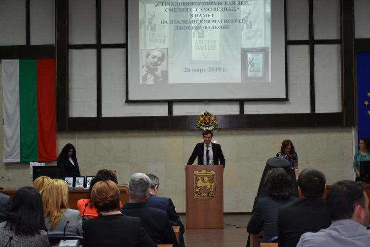 Read more: ECAD speaks at award ceremony for anti-mafia in Bulgaria 